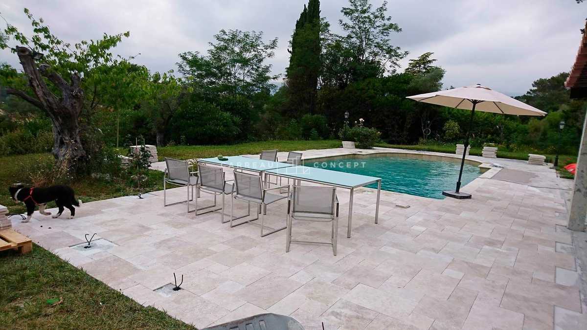 Piscine en travertin Roquefort Photo 9