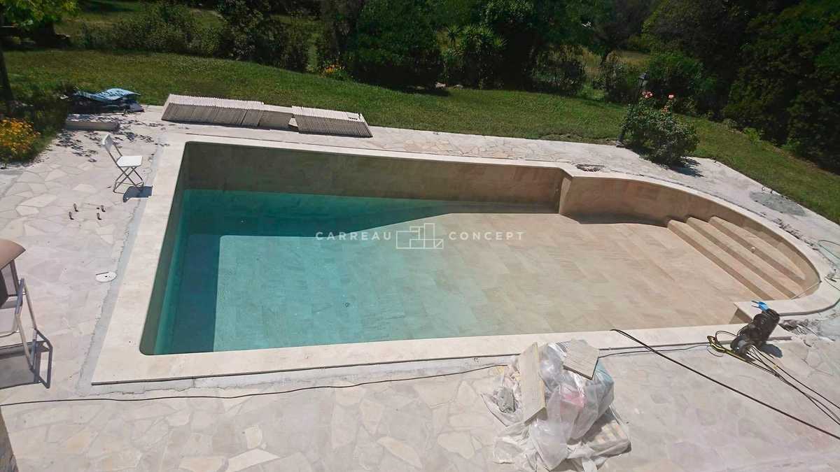 Piscine en travertin Roquefort Photo 4