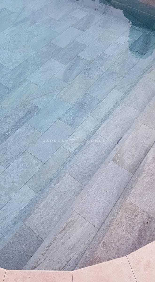 Carrelages piscine contemporaine Plascassier Photo 10