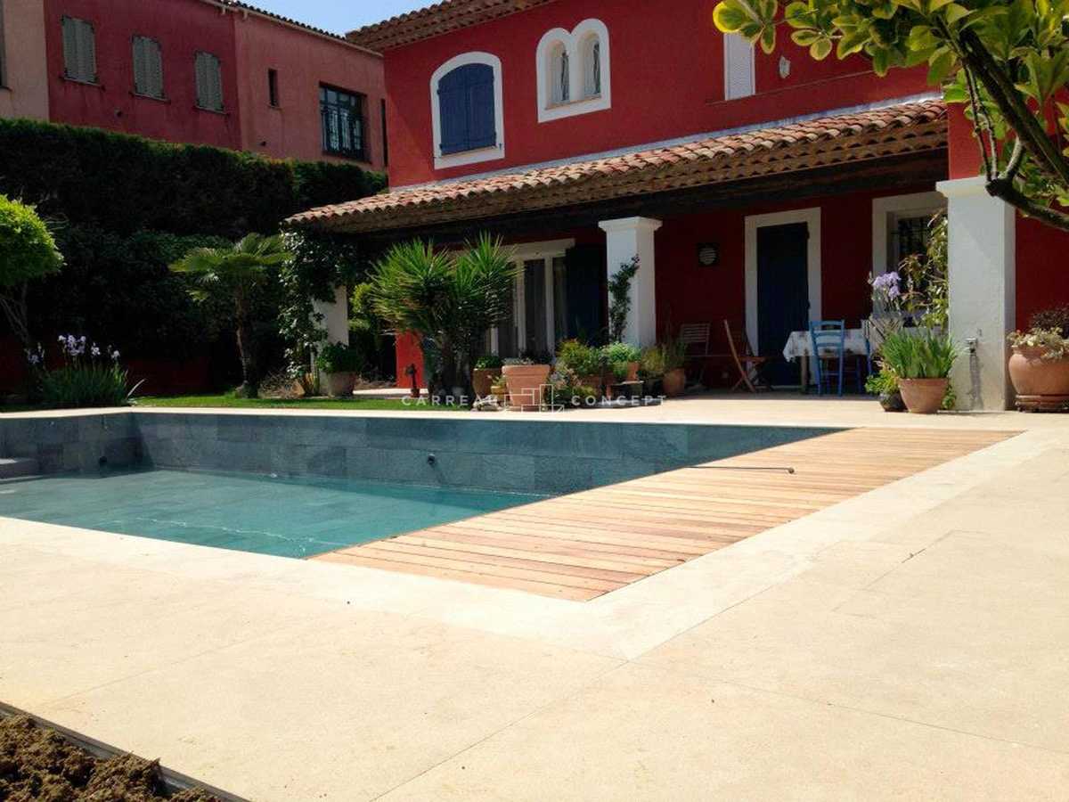 Carrelages piscine contemporaine Plascassier Photo 9